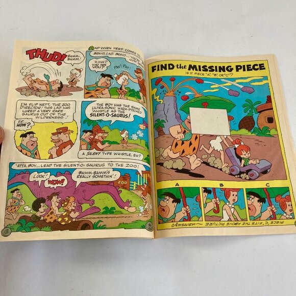 Vintage Denny's Restaurant The Flintstones Fun Book Comic Puzzles Games - Picture 6 of 7